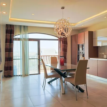 Three Bedroom With Countryside Views In