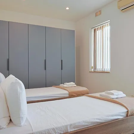 Three Bedroom With Countryside Views In * Sannat