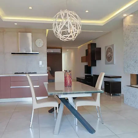 Three Bedroom With Countryside Views In *