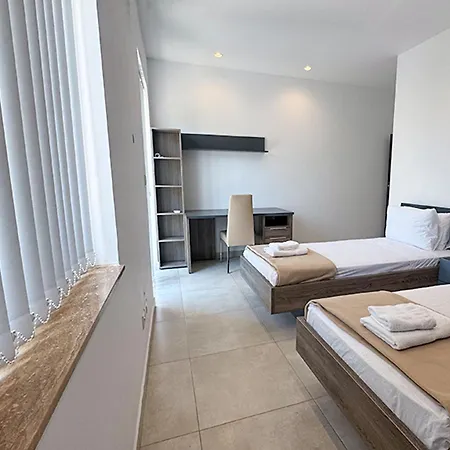 Appartement Three Bedroom With Countryside Views In *