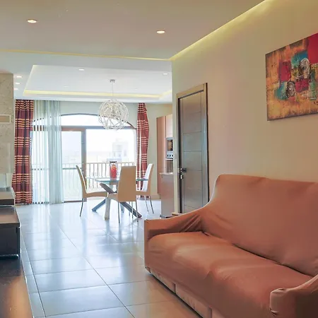 Three Bedroom With Countryside Views In Sannat