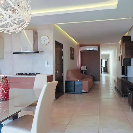 Three Bedroom With Countryside Views In Sannat