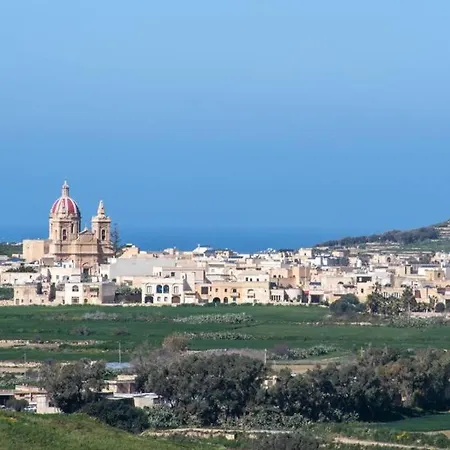 Three Bedroom With Countryside Views In Sannat